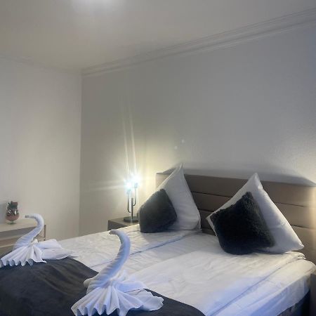 Central Shared Apartment, Friesenplatz Кёльн Экстерьер фото