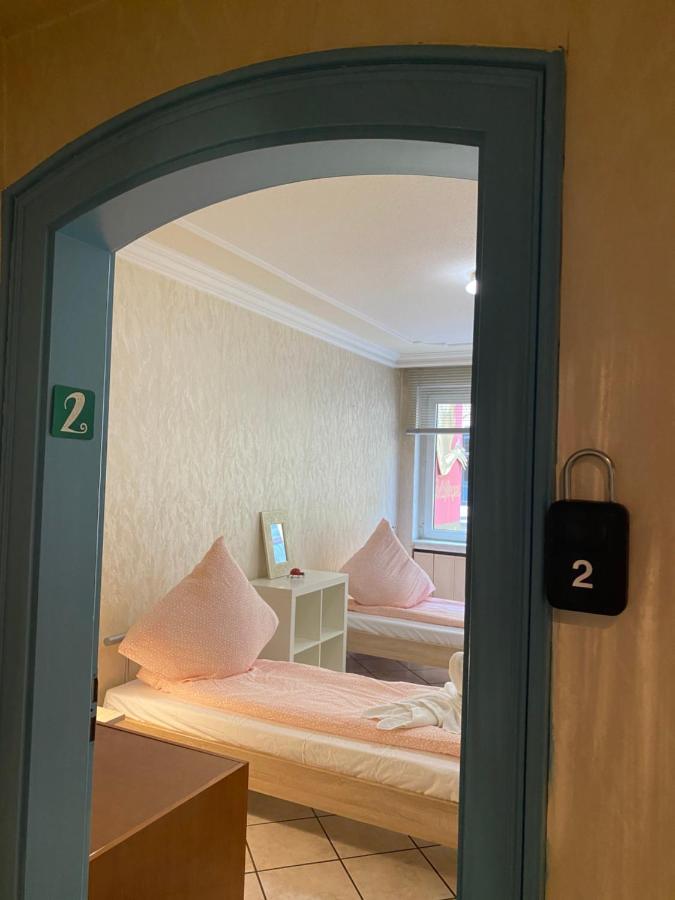 Central Shared Apartment, Friesenplatz Кёльн Экстерьер фото