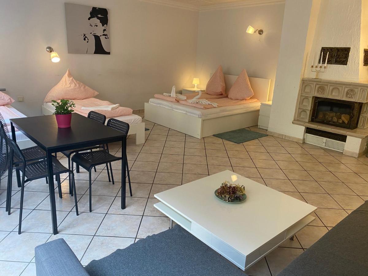 Central Shared Apartment, Friesenplatz Кёльн Экстерьер фото