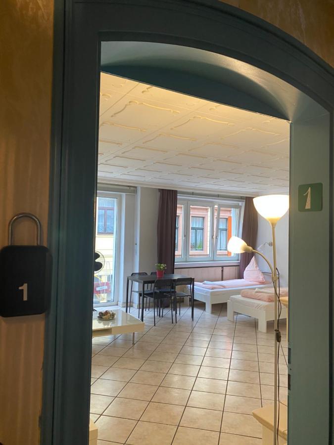 Central Shared Apartment, Friesenplatz Кёльн Экстерьер фото