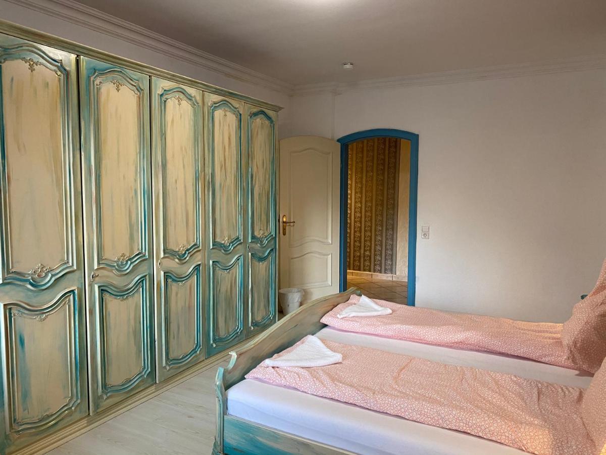 Central Shared Apartment, Friesenplatz Кёльн Экстерьер фото