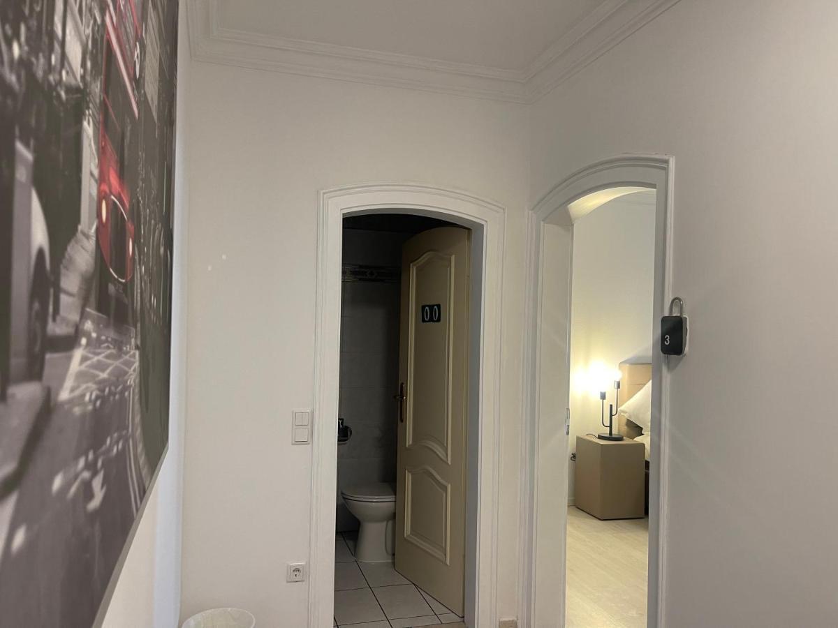 Central Shared Apartment, Friesenplatz Кёльн Экстерьер фото