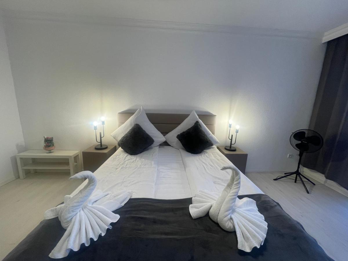 Central Shared Apartment, Friesenplatz Кёльн Экстерьер фото