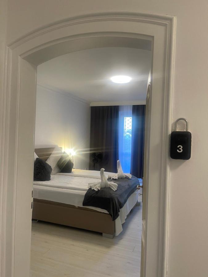 Central Shared Apartment, Friesenplatz Кёльн Экстерьер фото